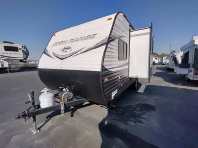 For Sale: 2021 Highland Ridge Open Range Travel Trailer Well-maintained and ready for adventure! Thi...