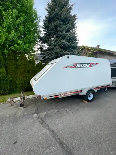 2015 Triton Elite, single sled, enclosed tilt & load aluminum trailer. Excellent condition, original...