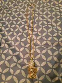 Gold plated chain and pendant (brand new)