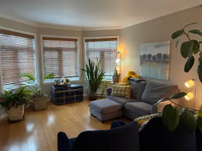 ✨ Condo haut de gamme à louer – 2 chambres + bureau, 3e étage – Confort, style et tranquillité Décou...