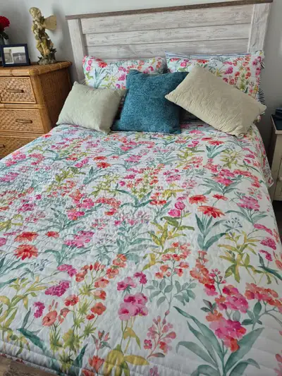 Courtepointe neuve wayfair, View more
