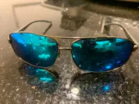 Blue mirrored aviator sunglasses with metal frame