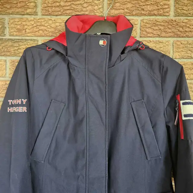Tommy hilfiger 3 In 1 coat Woman's Coat Size Large in Women's - Tops & Outerwear in Kitchener / Waterloo - Image 3