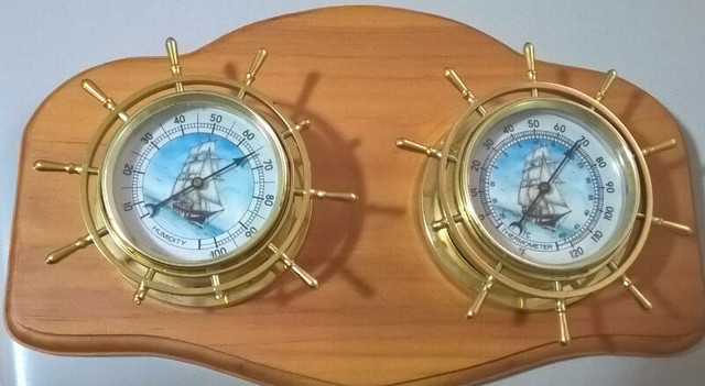 Vintage Wood, Ship Wheel Humidity & Thermometer, Clipper Ship, in Arts & Collectibles in Oshawa / Durham Region - Image 2