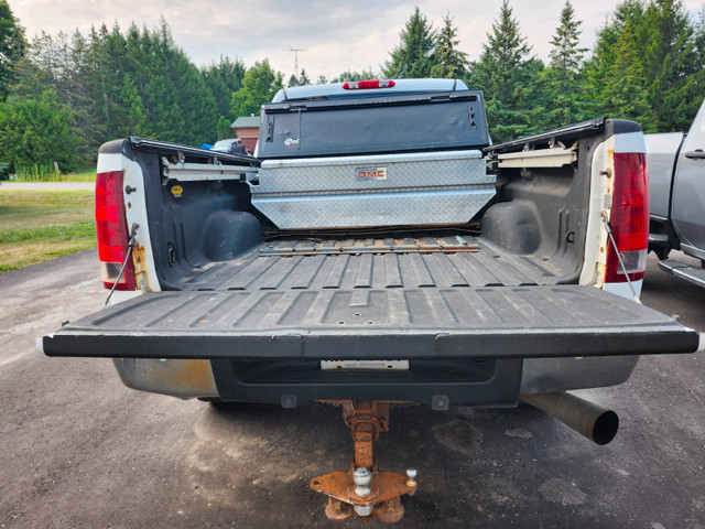 GMC Sierra HD 2009 in Cars & Trucks in Oshawa / Durham Region - Image 4