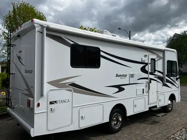 2013 Sunstar Sport 26HE 27pi in RVs & Motorhomes in Lévis - Image 5