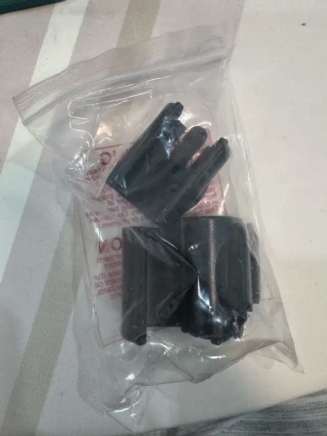 Bugaboo Bee 3 Adapters Maxi Cisi Car Seat & 4 Stroller Adapters in Strollers, Carriers & Car Seats in Markham / York Region - Image 4