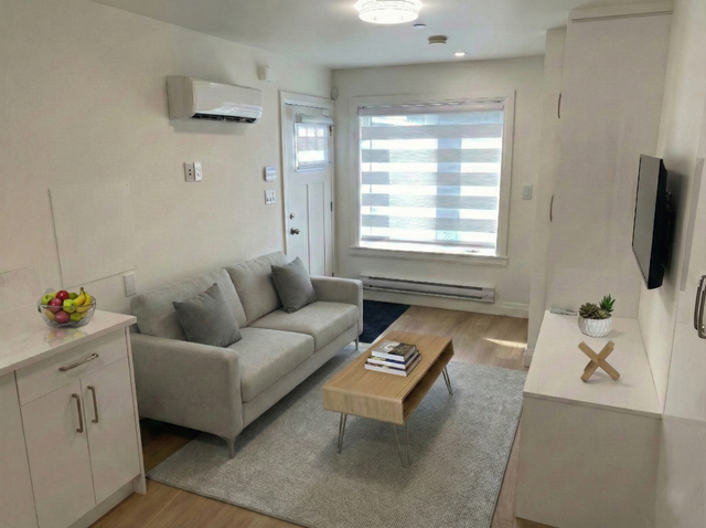 Elegant Laneway Home for Rent in Long Term Rentals in Vancouver - Image 14