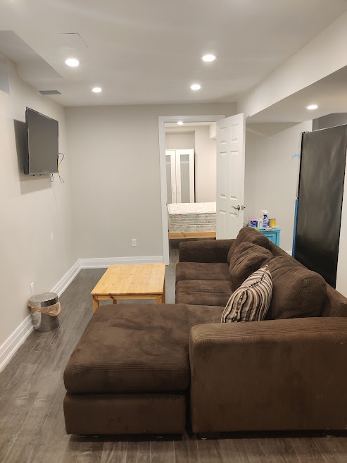Furnished Legal Basement, 1 Bed, Utilities Incl. 4