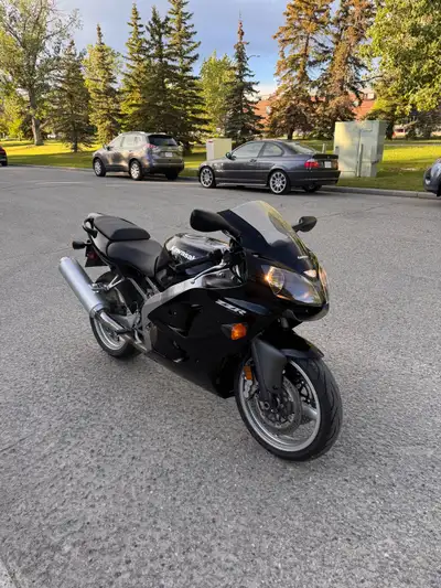 2008 Kawasaki ZZR600 in excellent condition. This bike runs and rides perfectly and is ready for the...