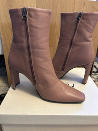 REDUCED: Brand New L'Intervalle women's boots