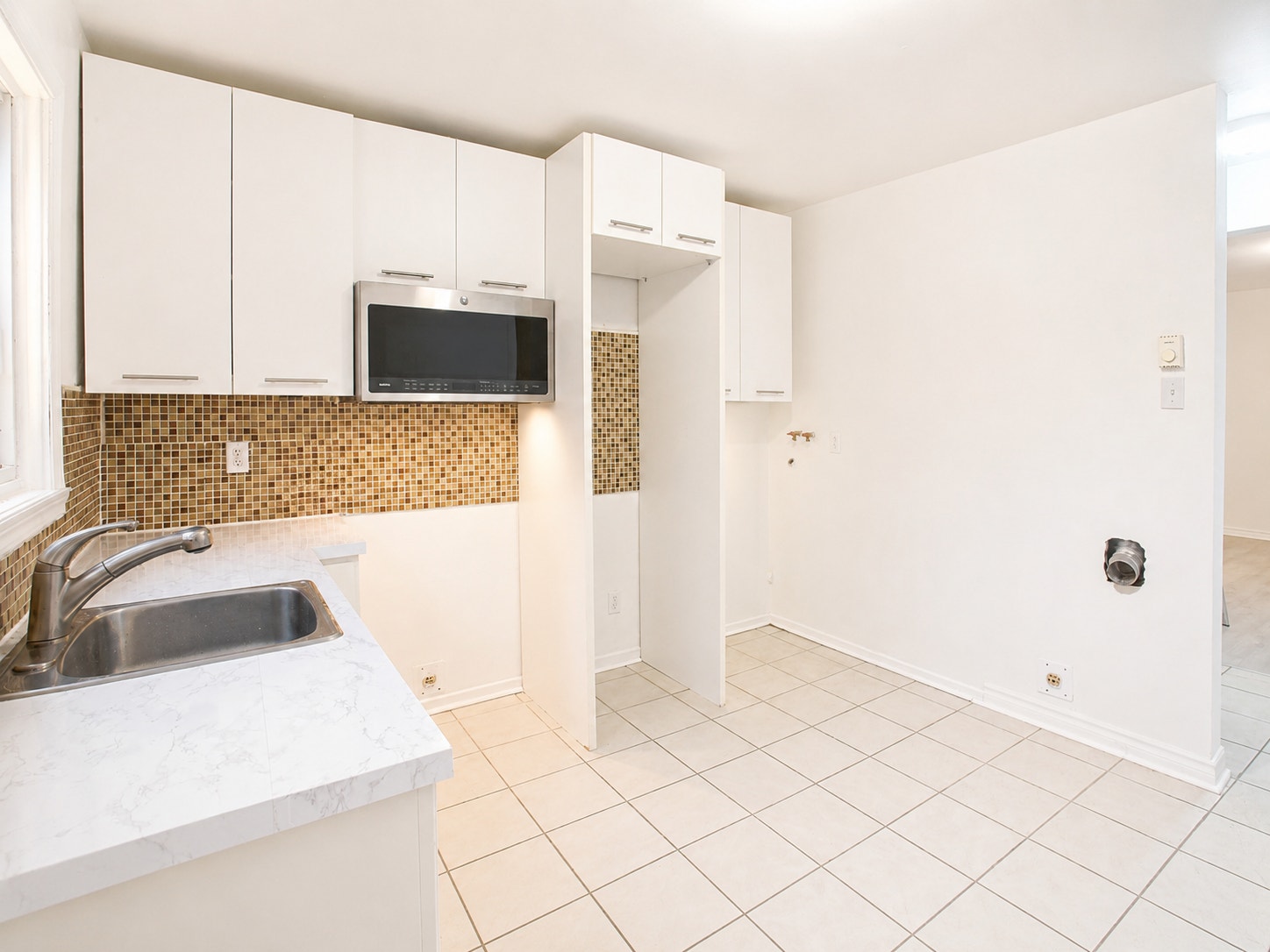 Clean & Bright 4½ Apartment for Rent, Le Sud-Ouest, $1,195/month — photo 2