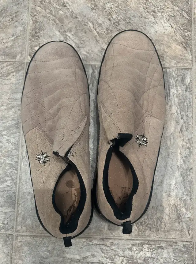 Roots Slip-on Shoes Size 12 for men in Men's Shoes in Saskatoon - Image 2