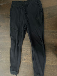 Nike Tech Fleece Pants (Small)