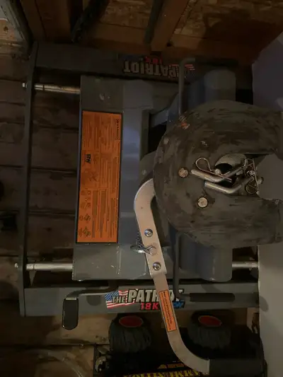 18000 lb 5th wheel hitch. Will need a rail kit and only used 2 seasons