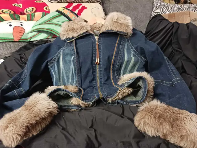 ladys babyphat jacket in Women's - Tops & Outerwear in Sarnia - Image 2