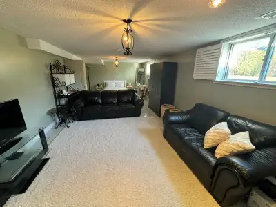 Unique 1 bedroom apartment Keele and Lawrence 1 bus to subway.