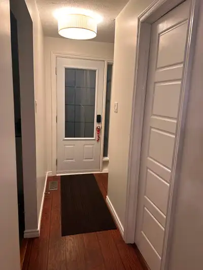 All inclusive Apartment near Algonquin and Bayshore