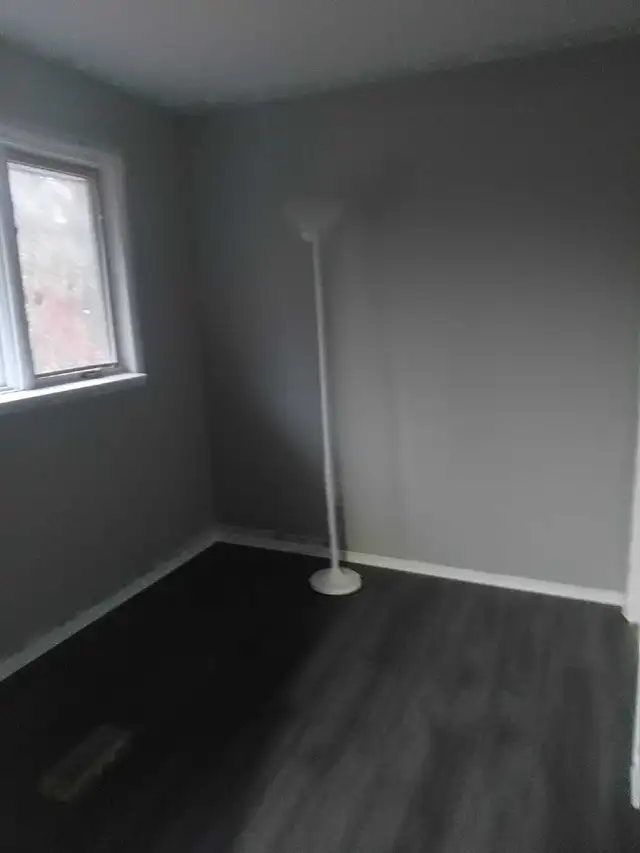 RENTAL: 2008 Sherbrooke ST W, Peterborough- Near Fleming College in Room Rentals & Roommates in Peterborough - Image 2