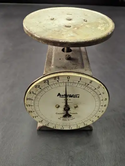 ANTIQUE VINTAGE 1940s Auto Wate 25 lb Kitchen Scale Still calibrates accurately for regular use, or...
