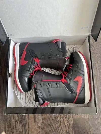 Nike SB Vapen Snowboard Boots Size 8.5, View more