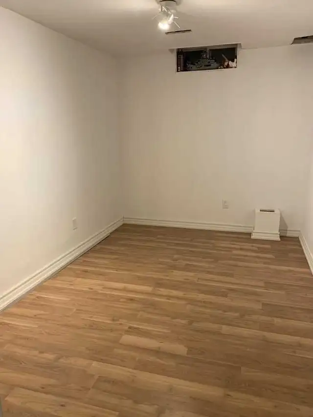 Room for rent - Markham and steels- Males only