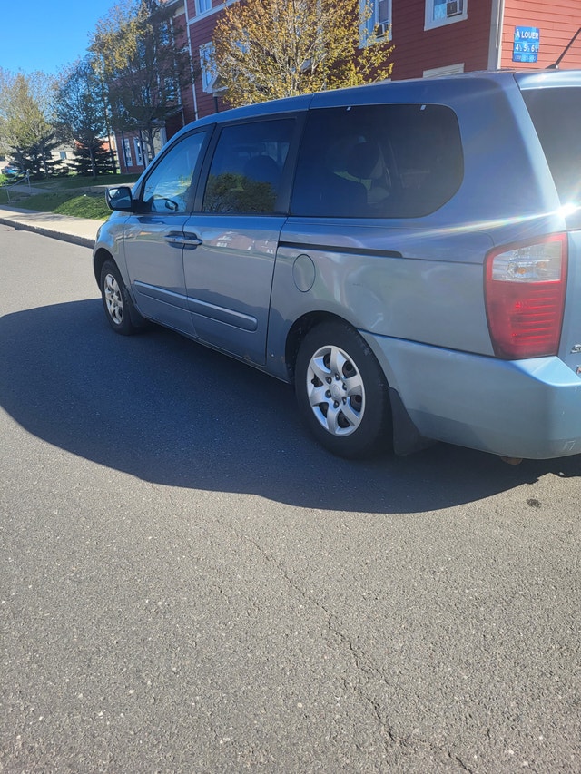 KIA SEDONA 2009