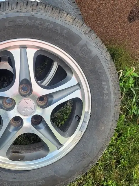 4 PNEUS GÉNÉRAL ALTIMAX RT 225/60 R16 AVEC 4 MAGS in Tires & Rims in Sherbrooke - Image 5