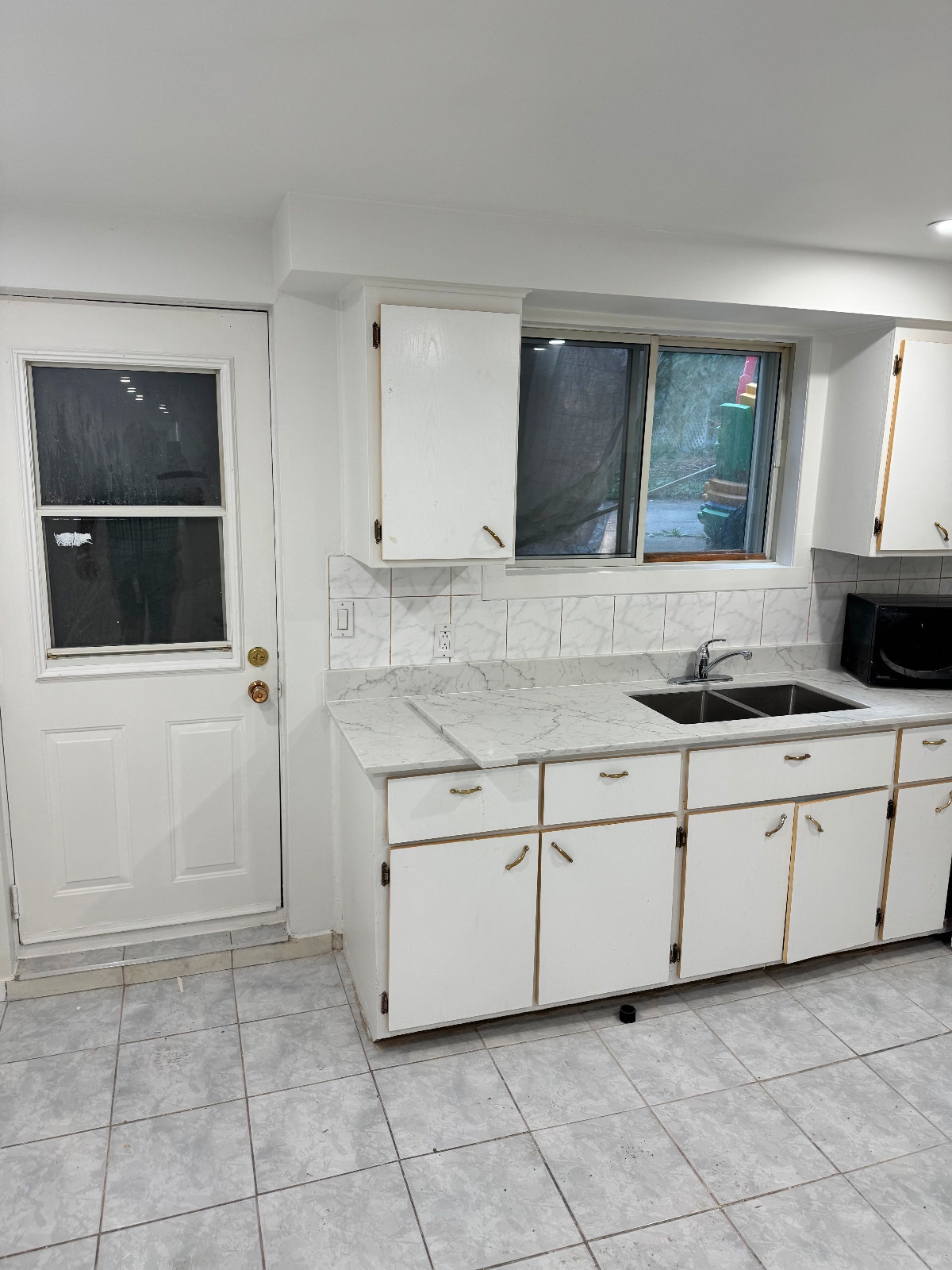 3 1/2 Apartment ready for rent / Apartment 3 1/2 à louer — photo 1