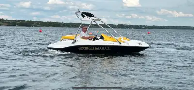 Get ready to hit the water with this fantastic 2010 Sea-Doo Speedster 150, boasting a powerful 155HP...
