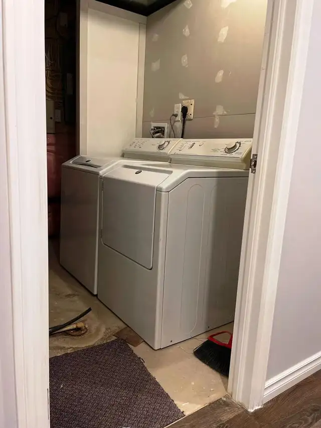 Furnished & Newly Renovated 2-Bedroom Basement Apartment in Long Term Rentals in Markham / York Region - Image 11