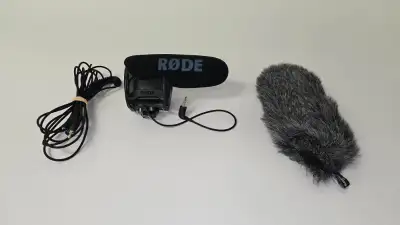 Rode VideoMic PRO Shotgun Condenser Microphone with Rycote Lyre, View more