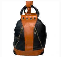 Valentina Made In Italy Convertible Sling Backpack and Shoulder | Women's -  Bags & Wallets | Calgary | Kijiji