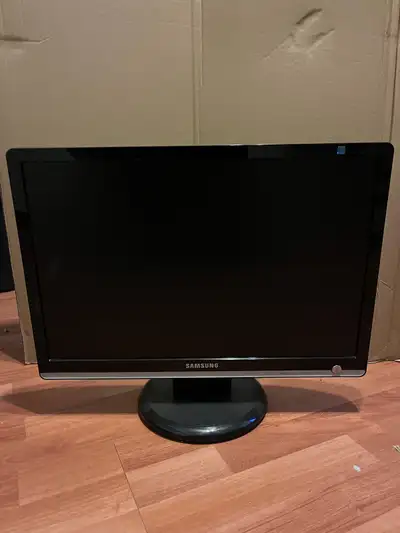 Samsung 226BW computer monitor, View more