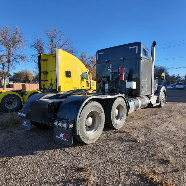 2023 Kenworth W990 — Crude/Side/End Dump/Bottles in Heavy Trucks in Saskatoon - Image 7