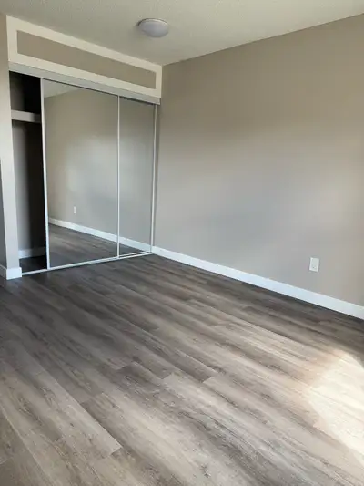 1Bedroom for rent near Londonderry Mall contact 7806956185 Shella