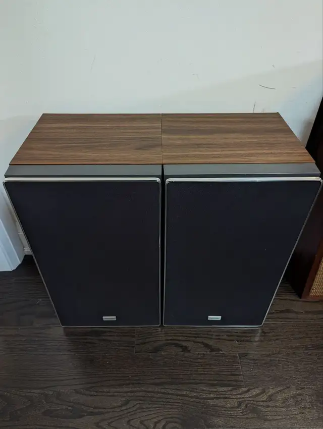Toshiba SS-470DS High-End Vintage Speakers in Speakers in Markham / York Region - Image 3