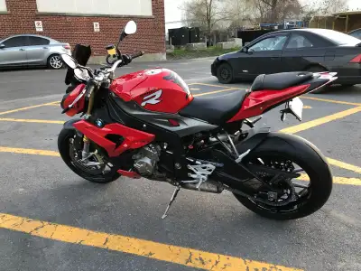I am selling my 2014 BMW s1000r with 24,000km. She is super clean, work was always done at BMW and s...