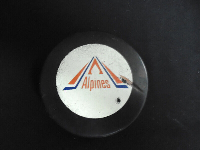 Moncton Alpines AHL Game Puck in Arts & Collectibles in Moncton