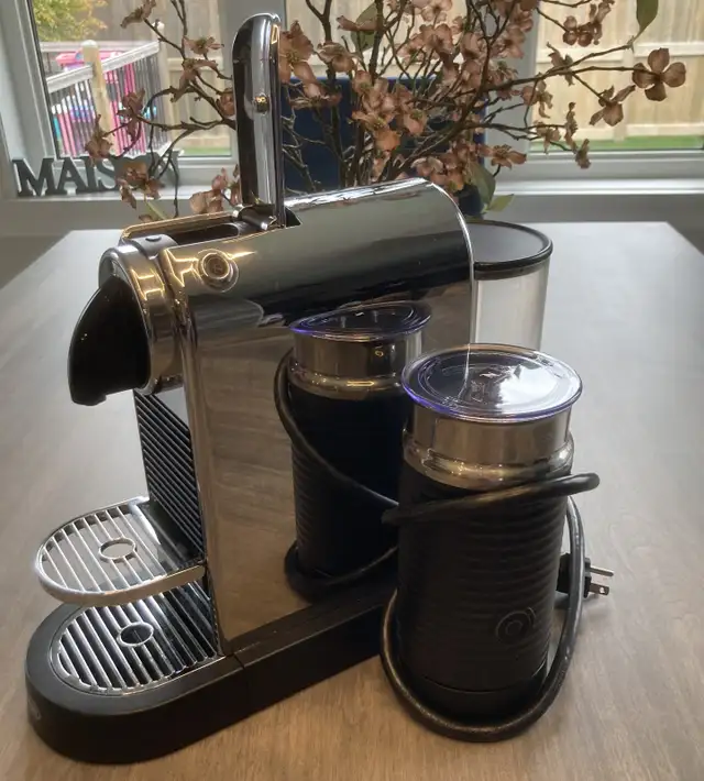 Delonghi Household Coffee Maker - Nespresso w/ Frother | Coffee Makers ...