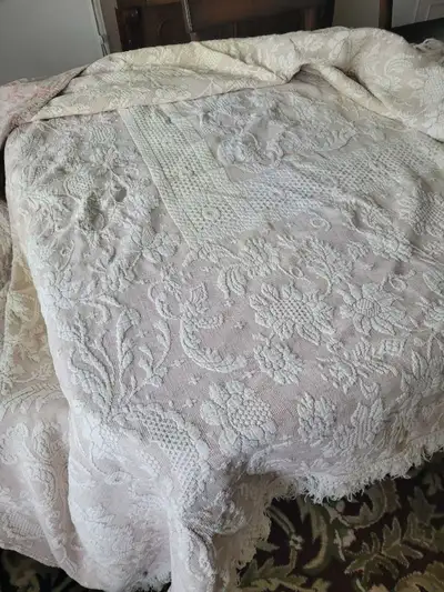 Bates Queen Elizabeth Bed Cover, View more
