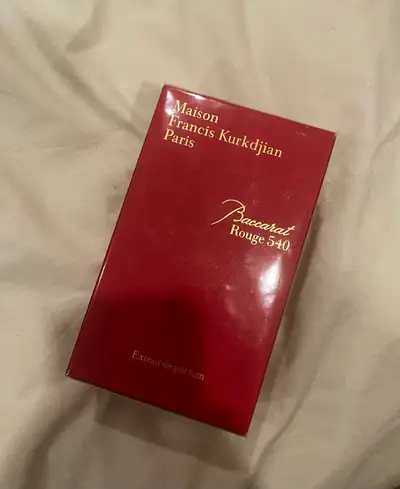 Baccarat Rouge 540 70ml — Neuf & scellé (avec boîte) Flacon jamais ouvert, état impeccable. Prix : 2...