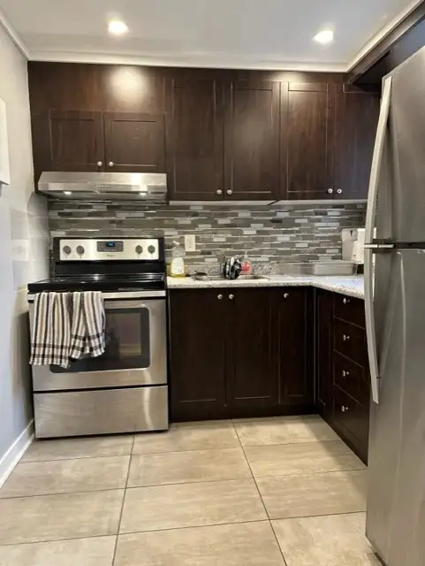 TWO BEDROOM APARTMENT ON MERIVALE ROAD - CENTRAL LOCATION