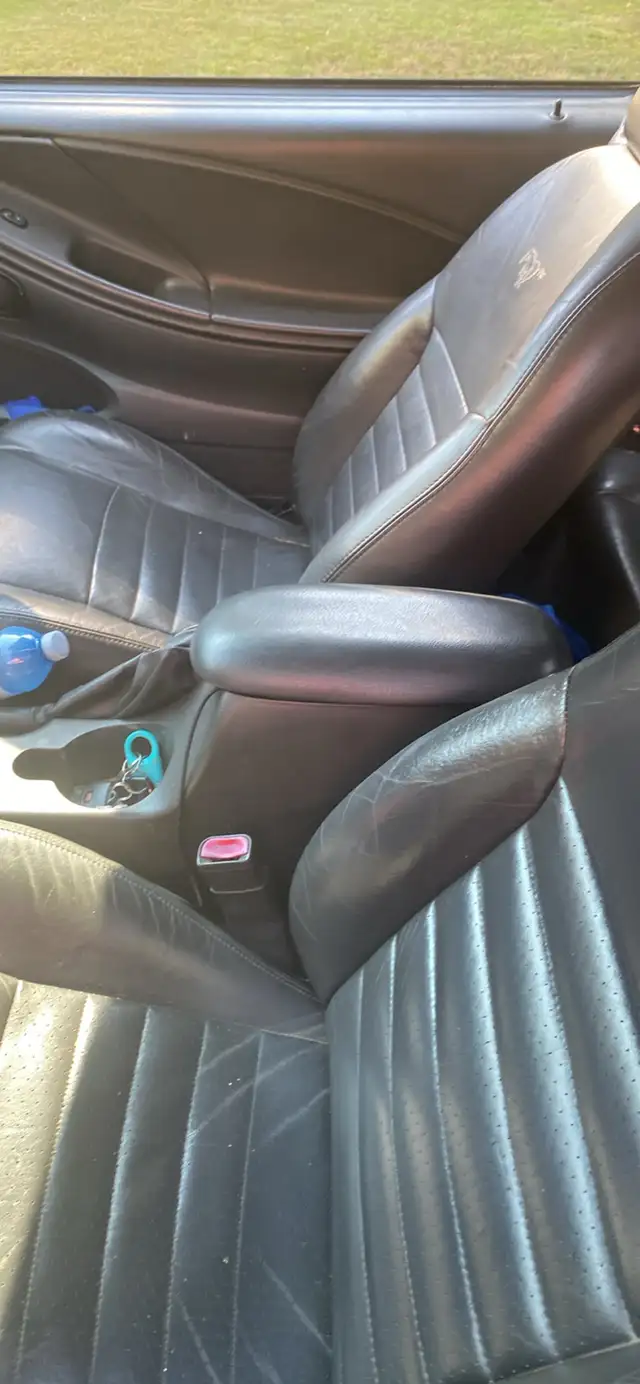 2001 Mustang GT Convertible in Cars & Trucks in St. Catharines - Image 2
