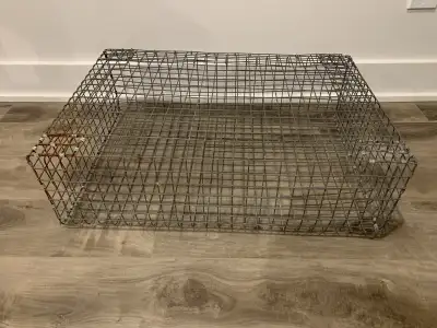 Petite cage pour petits animaux lapins caille poussin ou autre $25