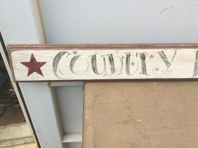 Vintage hand painted wood sign - “COUNTRY PLEASURES” ! in Arts & Collectibles in City of Toronto - Image 2