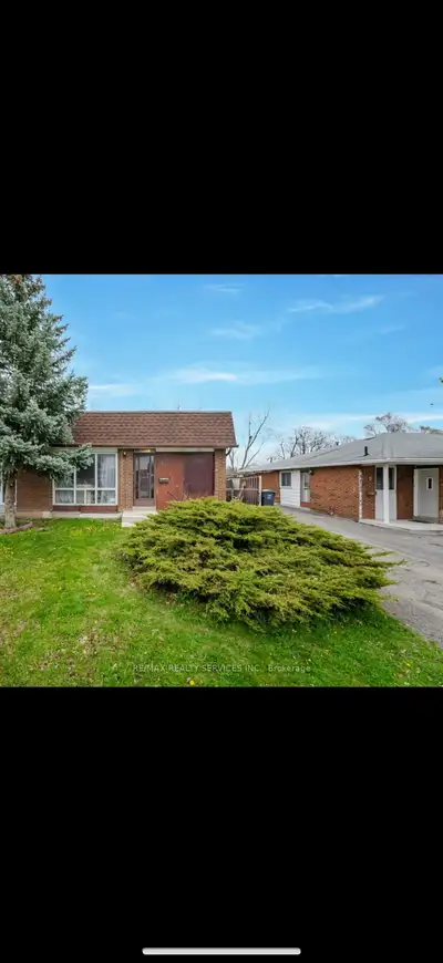 3 bedroom house in brampton!!!! Main floor !!!!