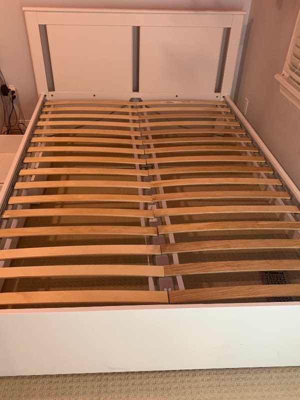 Ikea full/double sized Songesand bed frame with 3 storage boxes. Beds