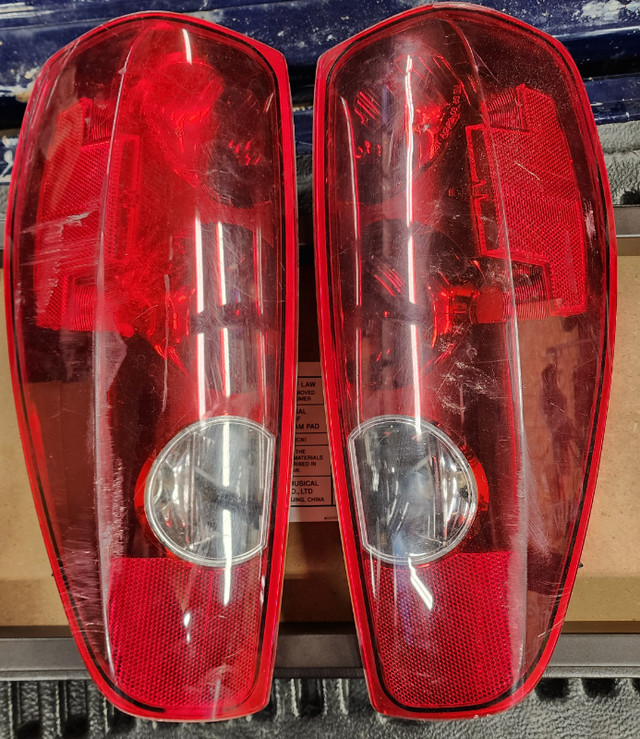 2004 - 2012 GMC Canyon Chevy Colorado tail lights in Auto Body Parts in Winnipeg