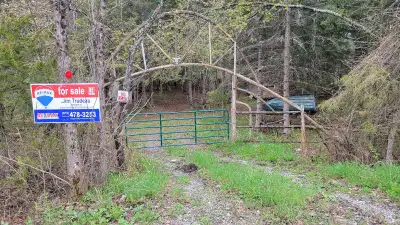 Beautiful 24 acres to get away and great location enjoy the country living has a well and hydro avai...